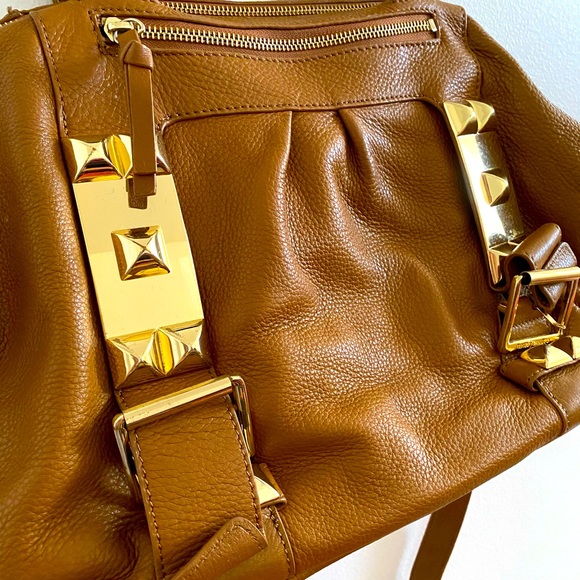 Vince Camuto - Picture 4 of 4